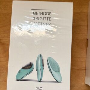 GLO Facial Cleansing Brush - Mint